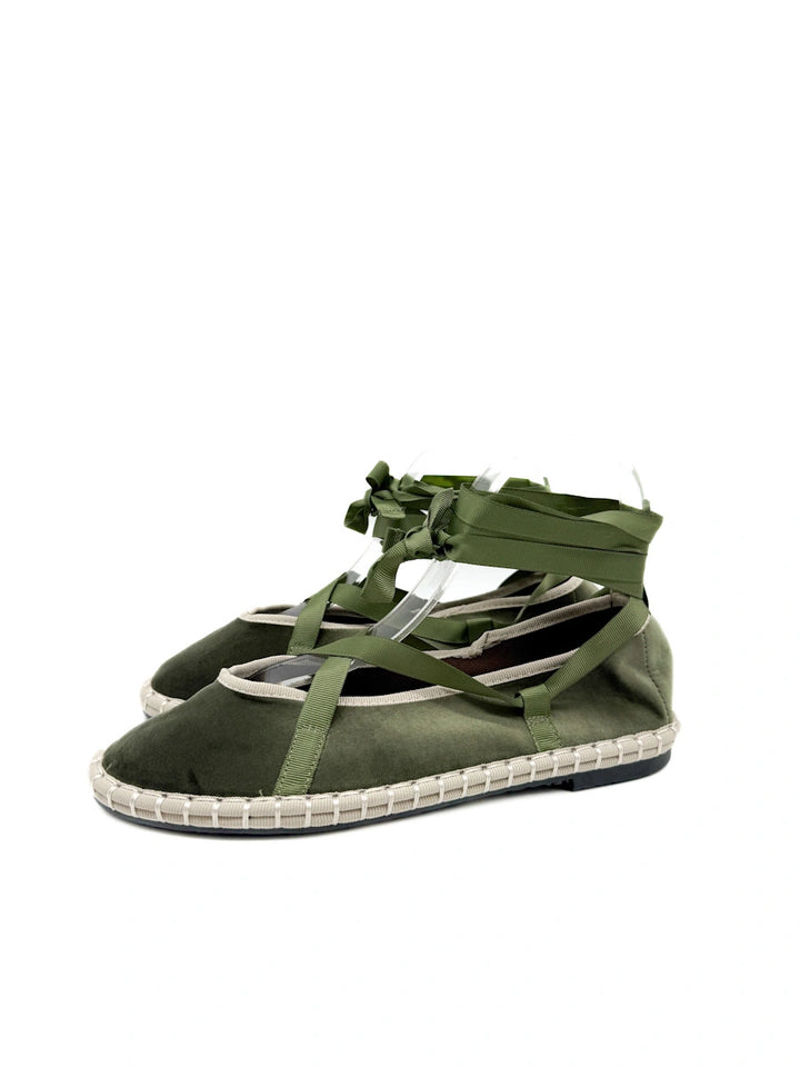 Bailarinas de Terciopelo con Cintas Cruzadas - Elegancia Artesanal