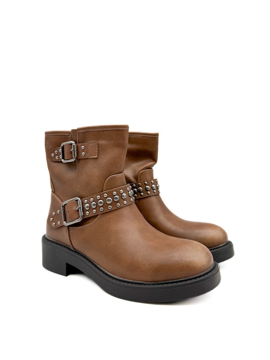Botines Biker con Tachuelas y Hebillas Metálicas en Suela de Plataforma.