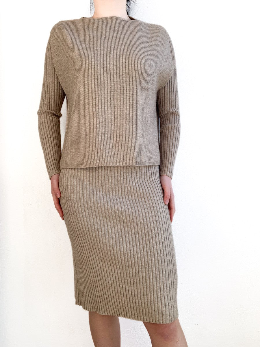 Conjunto 2195 de Vestido y Chaleco Camel única