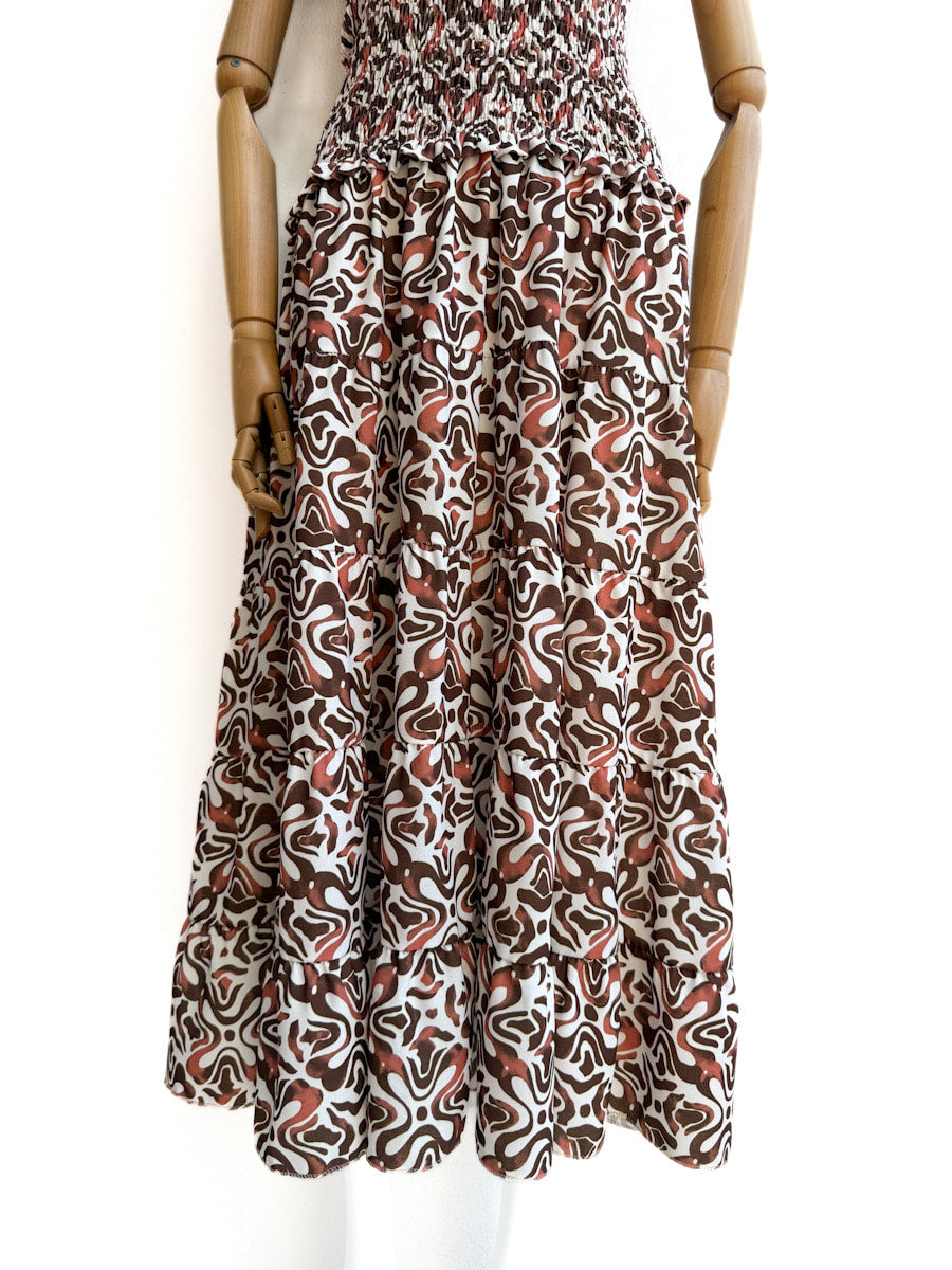 Vestido Floral con Nido de Abeja – Estilo Fresco y Versátil