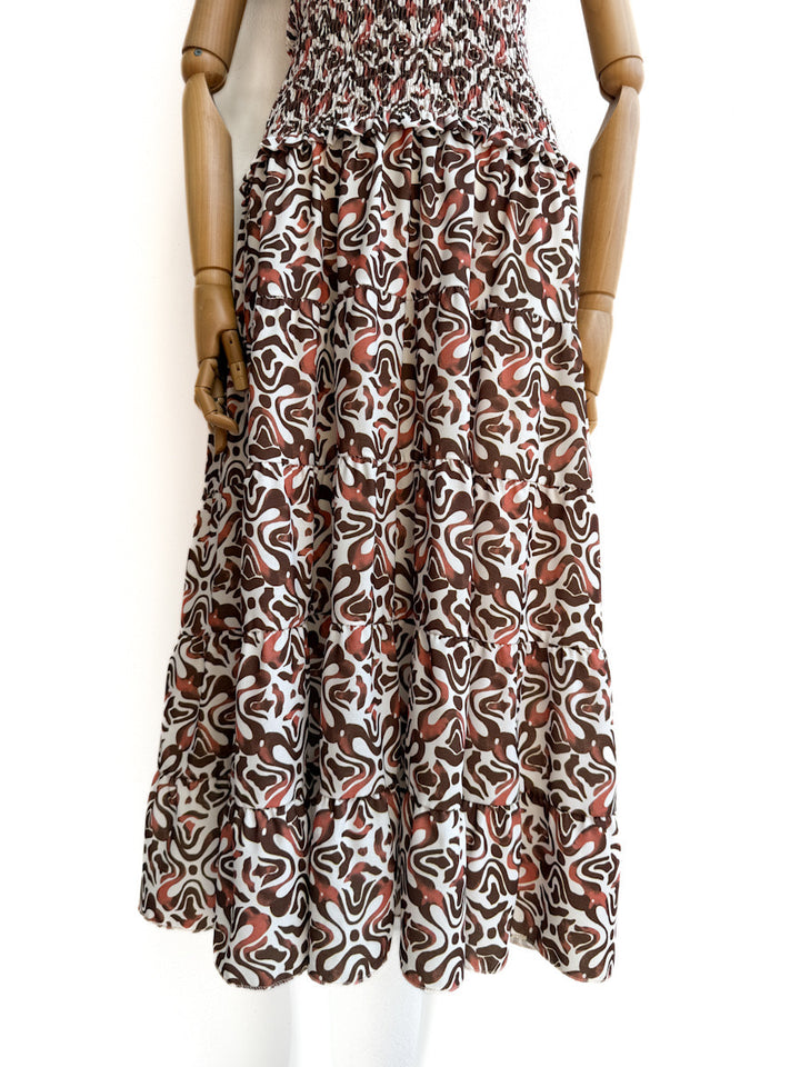Vestido Floral con Nido de Abeja – Estilo Fresco y Versátil