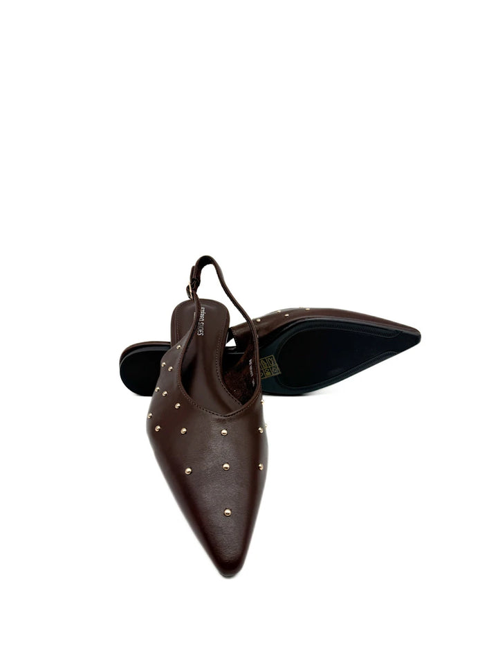 Zapatos Planos Destalonados de Puntera Fina con Tachuelas