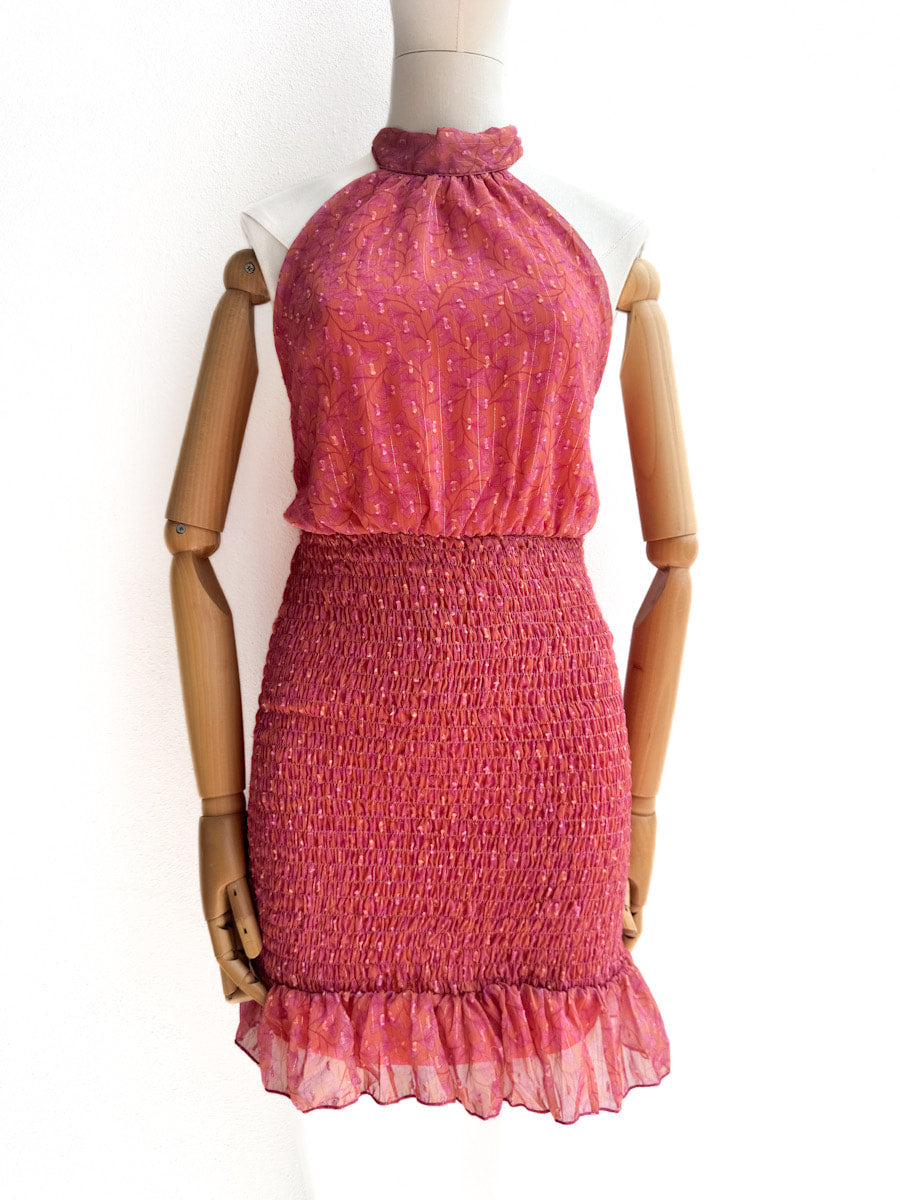 Vestido Corto Estampado con Cuello Halter y Volante