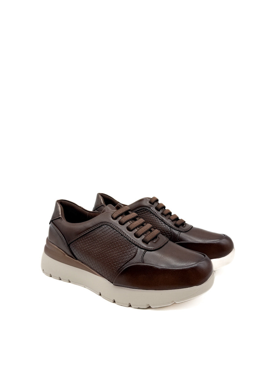 Zapatilla de  Marrón con Textura de Serpiente y Suela Bicolor.