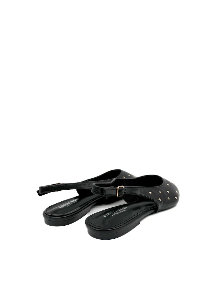 Zapatos Planos Destalonados de Puntera Fina con Tachuelas