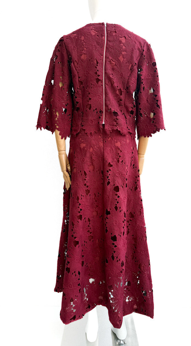 Conjunto calado de dos piezas con diseño floral