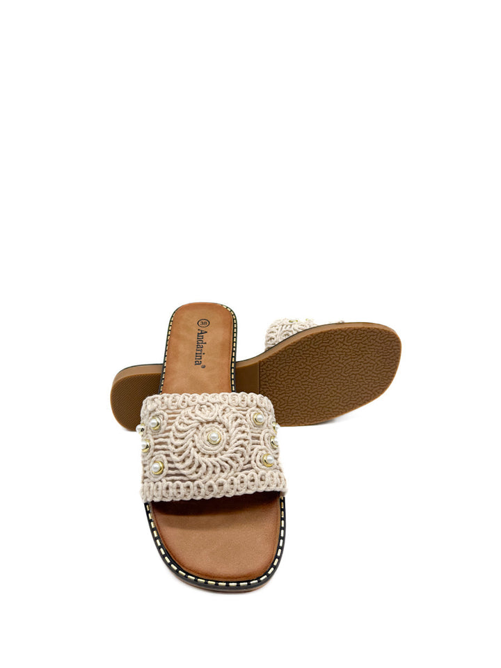 Sandalia Plana Crochet con Perlas