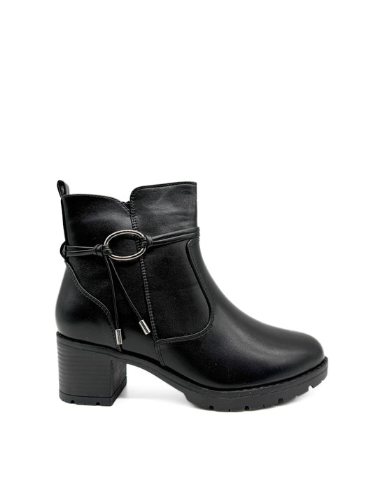 Botines con Tacón Grueso y Detalle de Anillo Metálico Negro