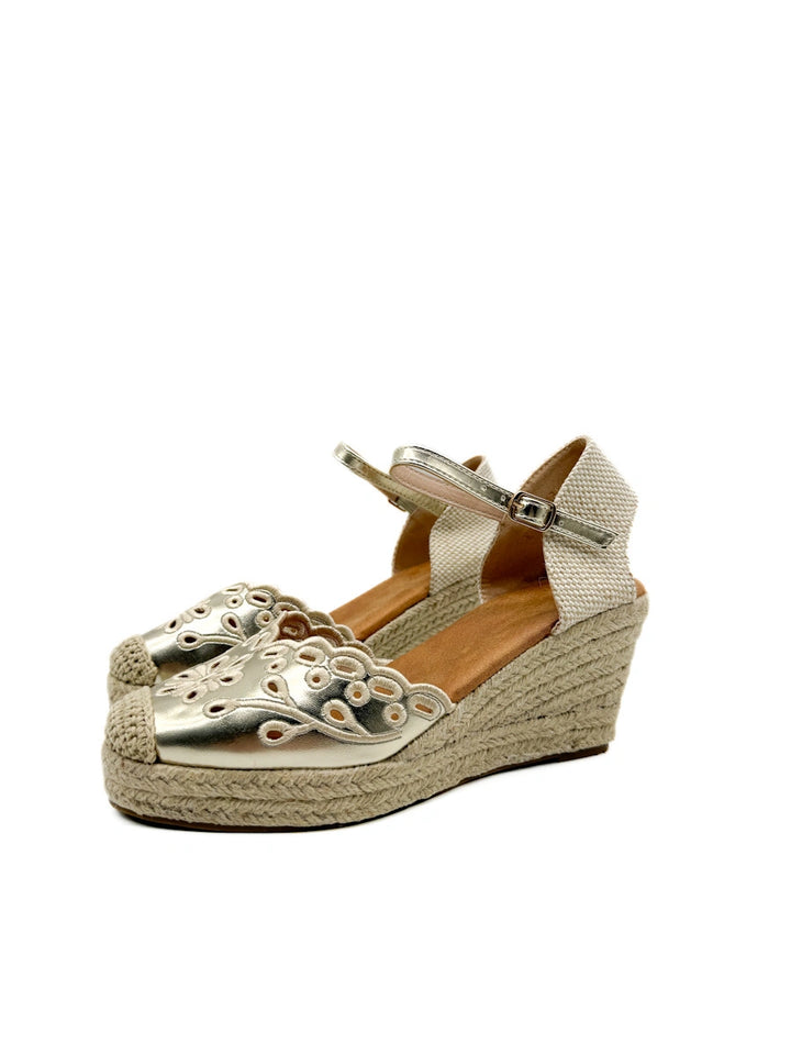 Alpargatas de Cuña con Calado Floral y Plataforma de Yute