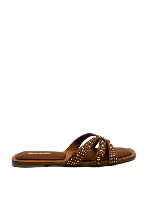 Sandalias Planas Tachas Corina M4466 Camel