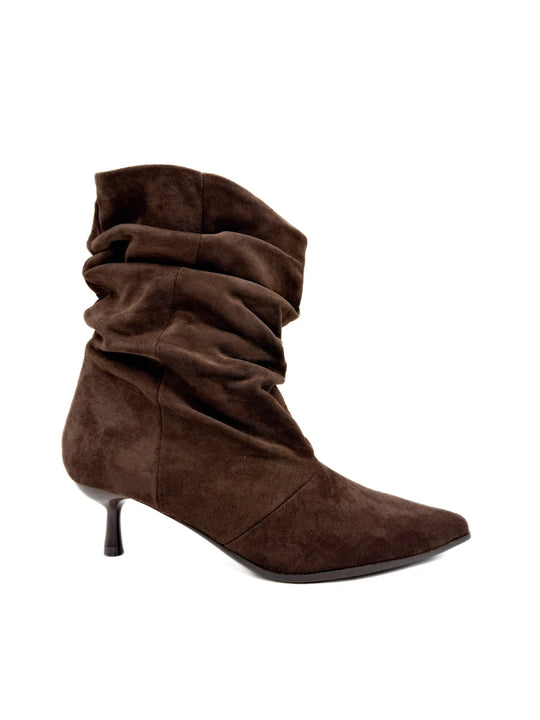 Botines de Antelina con Tacón Chupete y Caña Arrugada
