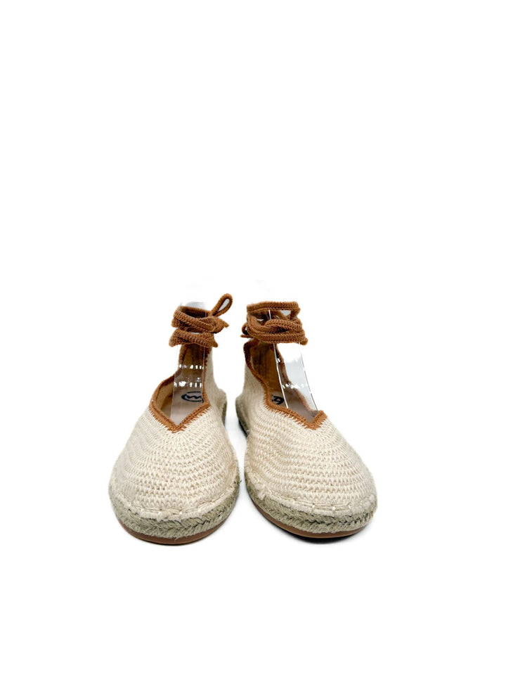 Alpargatas de Crochet con Cintas: Elegancia Artesanal y Estilo Bohemio