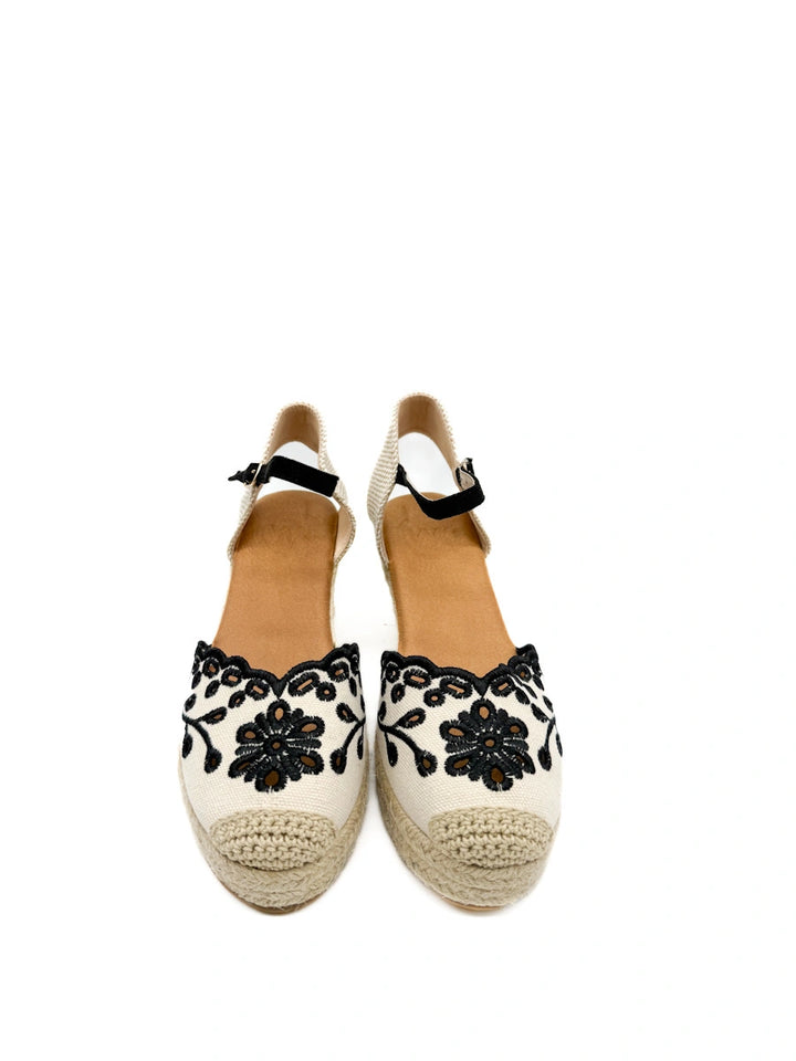 Alpargatas de Cuña con Calado Floral y Plataforma de Yute