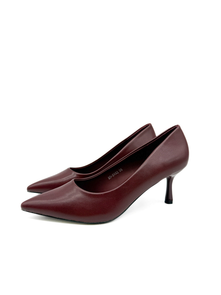 Zapatos de Tacón Clásicos: Elegancia Atemporal en Cuero Sintético