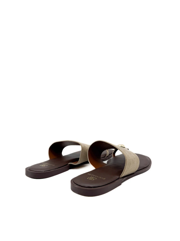Sandalias Tipo Pala de Dedo con Detalle Metálico Dorado Mujer
