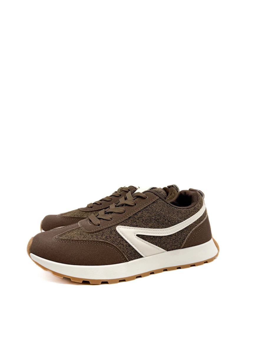 Zapatillas Deportivas Casuales de Mujer Marrones con Detalle Lateral Blanco y Suela Running