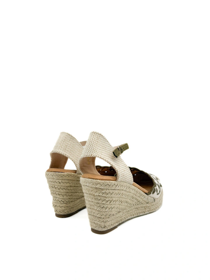 Alpargatas de Cuña con Calado Floral y Plataforma de Yute