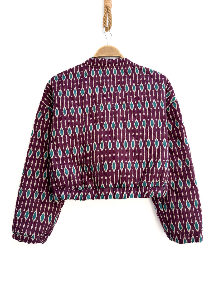 Chaqueta acolchada corta con estampado geométrico