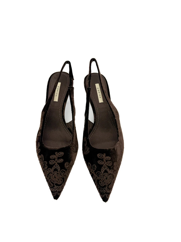 Corina Zapatos Destalonados de Terciopelo Bordado con Tacón Kitten