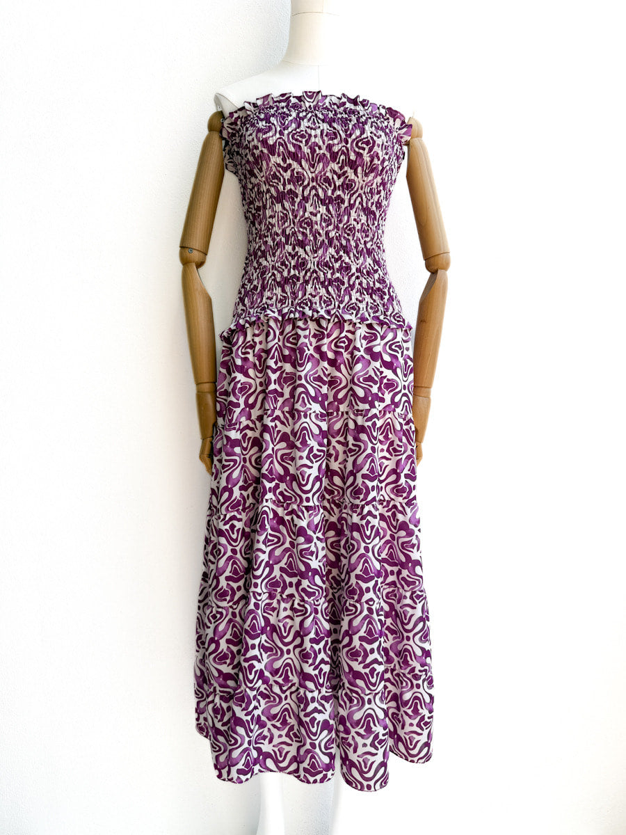 Vestido Floral con Nido de Abeja – Estilo Fresco y Versátil