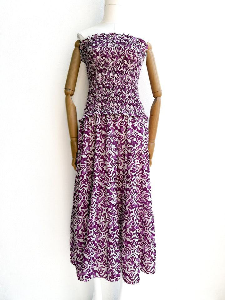 Vestido Floral con Nido de Abeja – Estilo Fresco y Versátil
