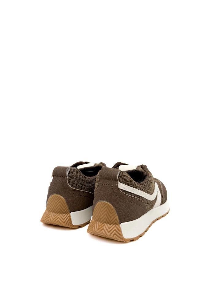 Zapatillas Deportivas Casuales de Mujer Marrones con Detalle Lateral Blanco y Suela Running
