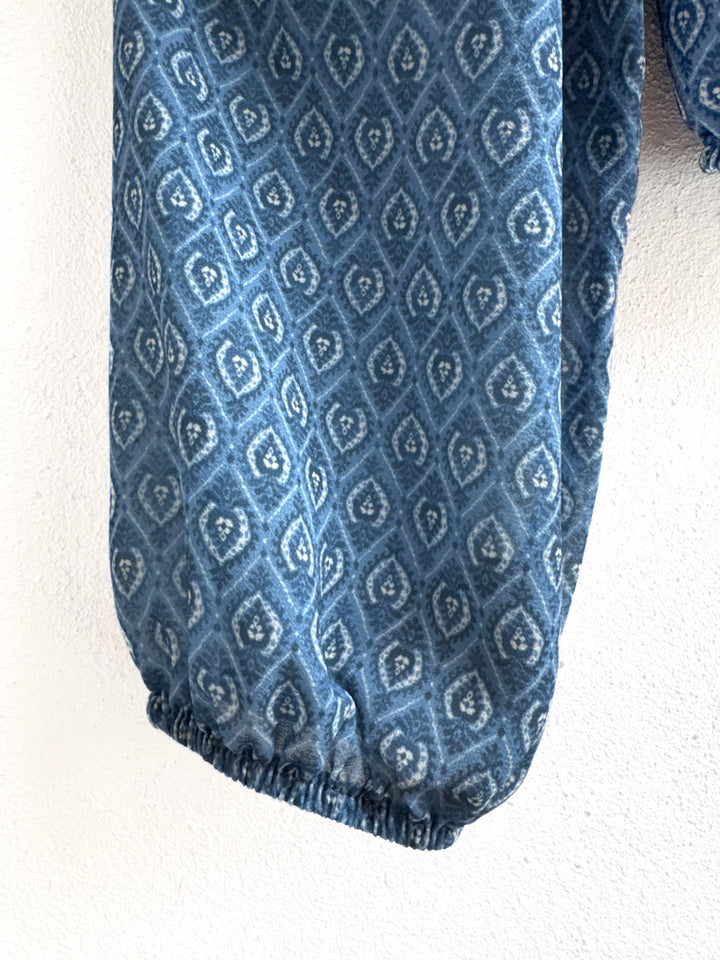 Blusa de Manga Larga con Estampado Geométrico, Disponible en Más Colores y Diseños