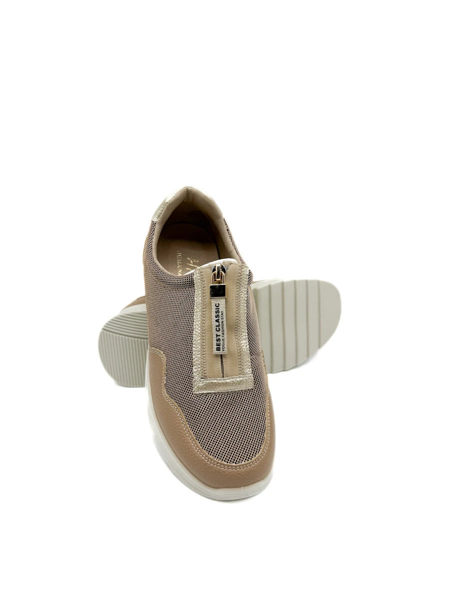 Zapatilla Siena - Deportiva Camel con Cremallera Dorada y Plataforma