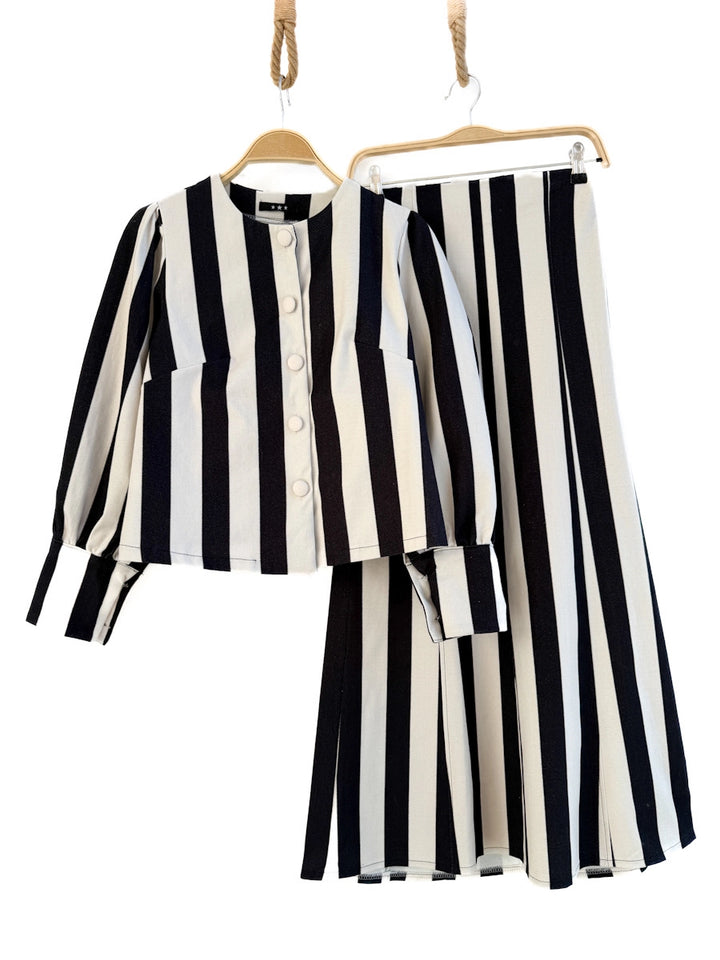 Conjunto de Blusa y Falda a Rayas – Venta por Separado