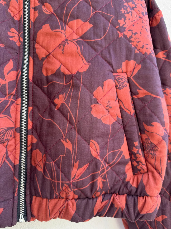 Chaqueta acolchada corta con estampado geométrico