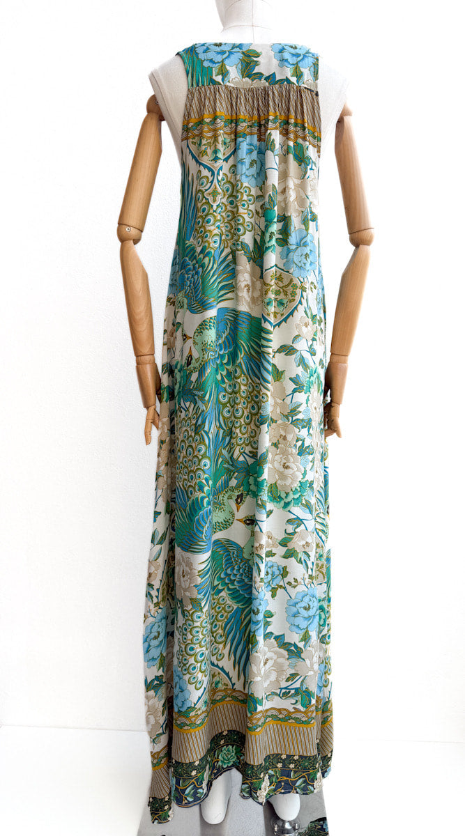 Vestido largo sin mangas con estampado floral y aves
