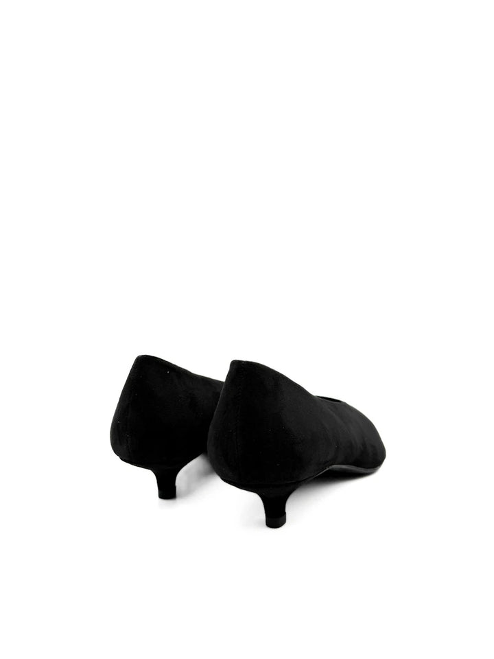 Zapato de Salón en Antelina con Tacón Sensato y Punta Afilada