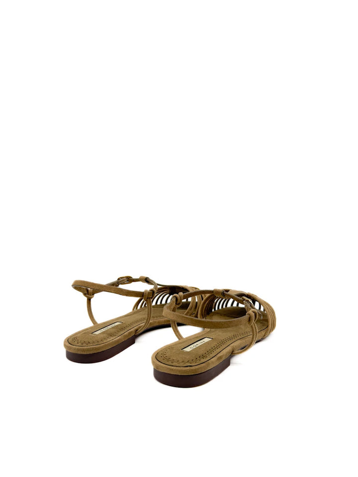 Sandalias Planas Estilo Cangrejeras Corina con Tiras Entrelazadas y Cierre de Hebilla