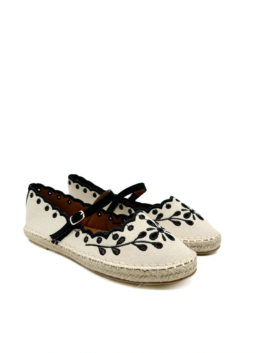 Espadrilles Mary Jane con Bordado Inglés y Acabado Artesanal