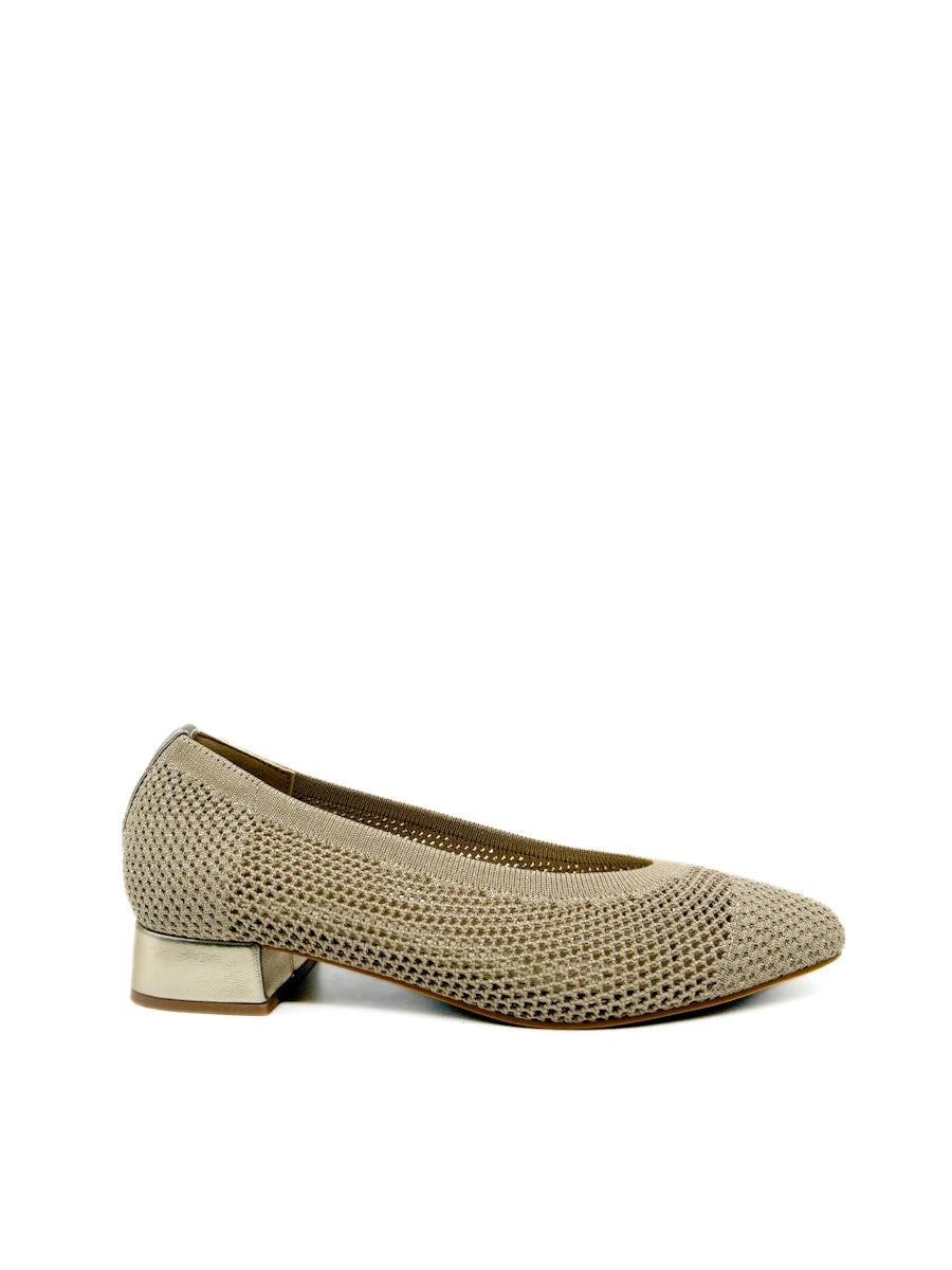 Zapatos  de Malla con Tacón Bloque: Confort y Estilo Contemporáneo