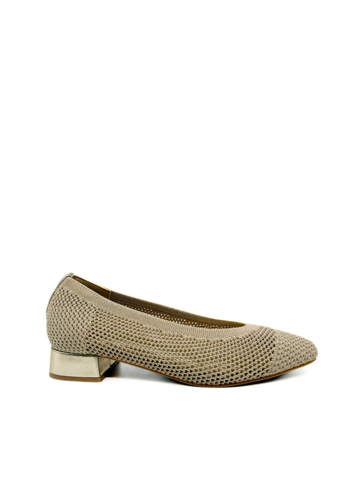 Zapatos  de Malla con Tacón Bloque: Confort y Estilo Contemporáneo