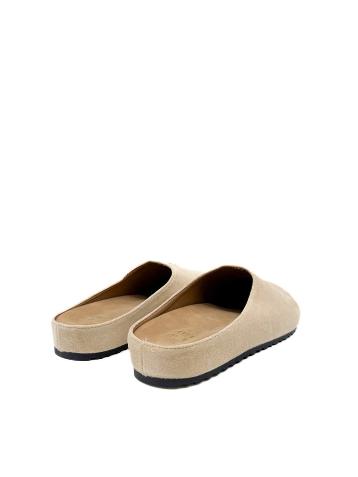 Zuecos Mule de Antelina con Detalle Metálico Dorado y Suela Dentada