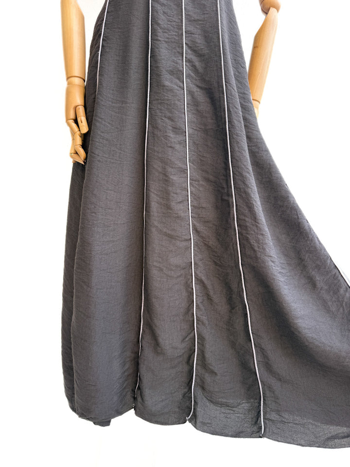 Vestido largo con líneas verticales en contraste – Disponible en varios colores