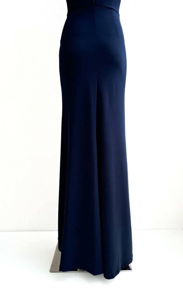 Vestido de Noche con Drapeado Elegante y Abertura en el Escote