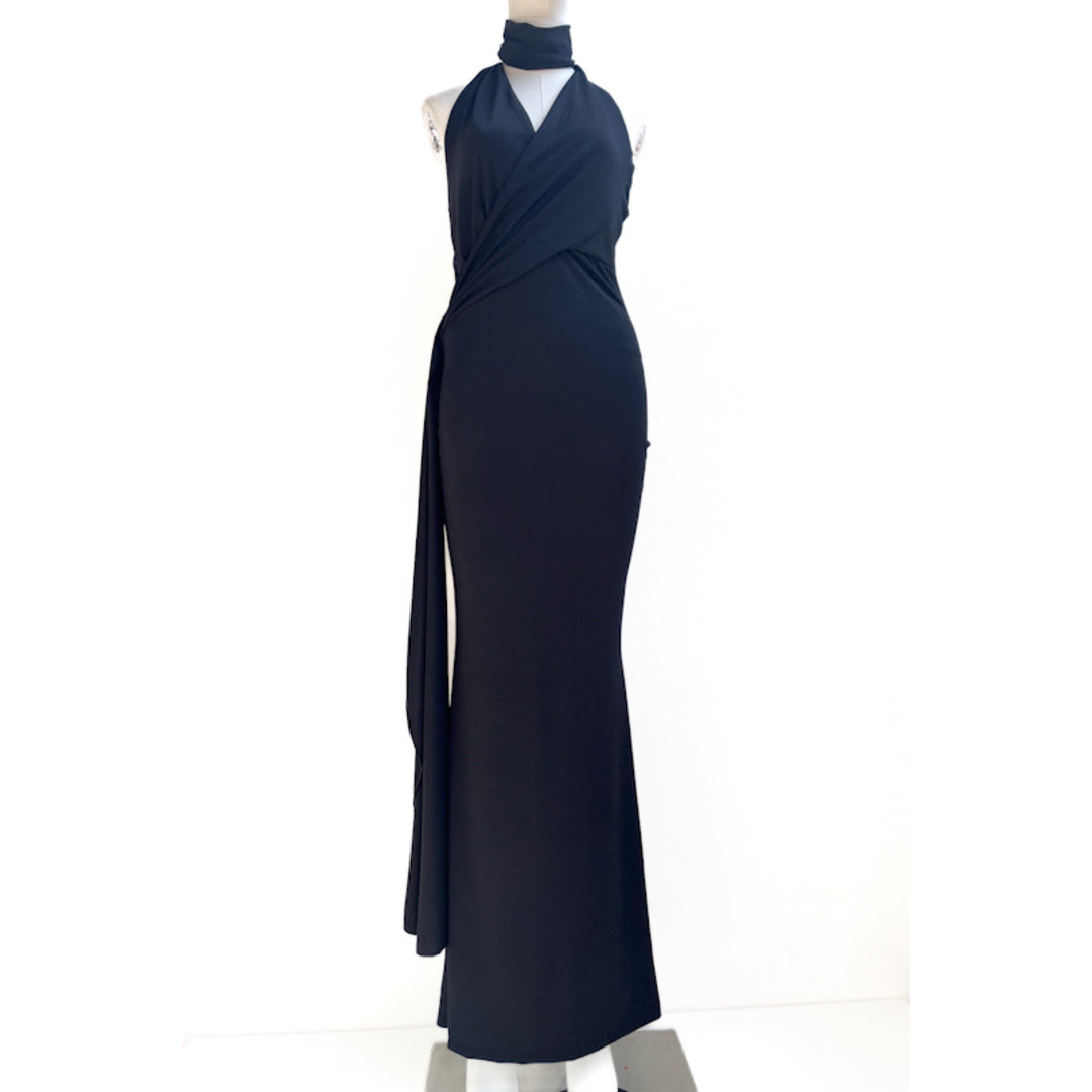 Vestido Largo de Gala con Cuello Halter y Drapeado Frontal