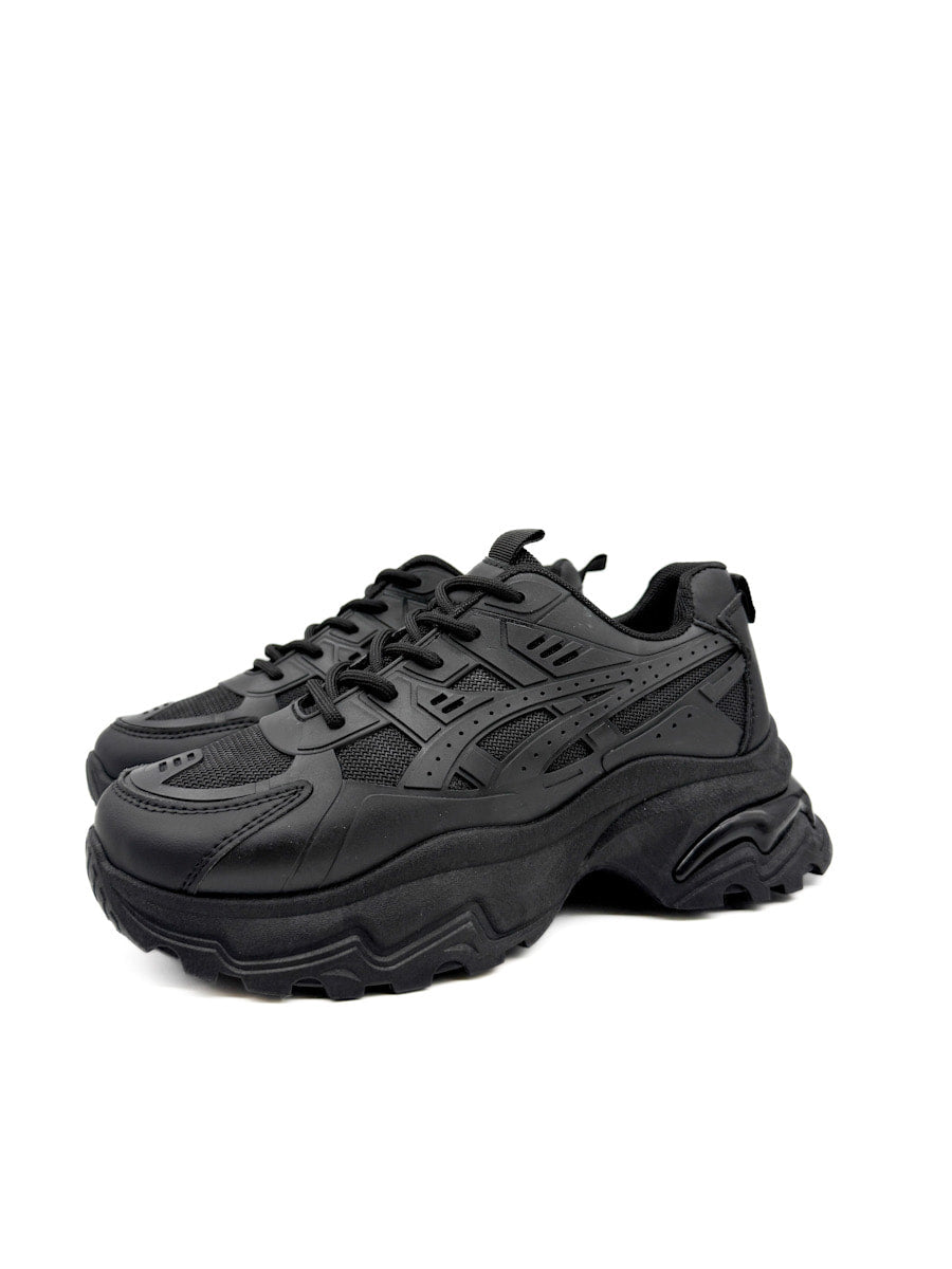 Zapatillas Blanco y Negro: Estilo Urbano con Suela Gruesa