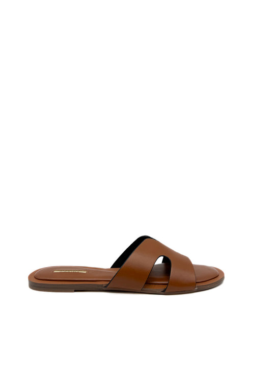Sandalias Planas con Diseño en "H" – Elegancia y Comodidad Cuero