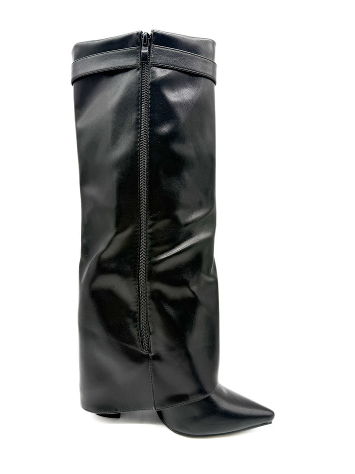 Bota Alta Negra con Tacón Cuadrado y Detalle Metálico Dorado