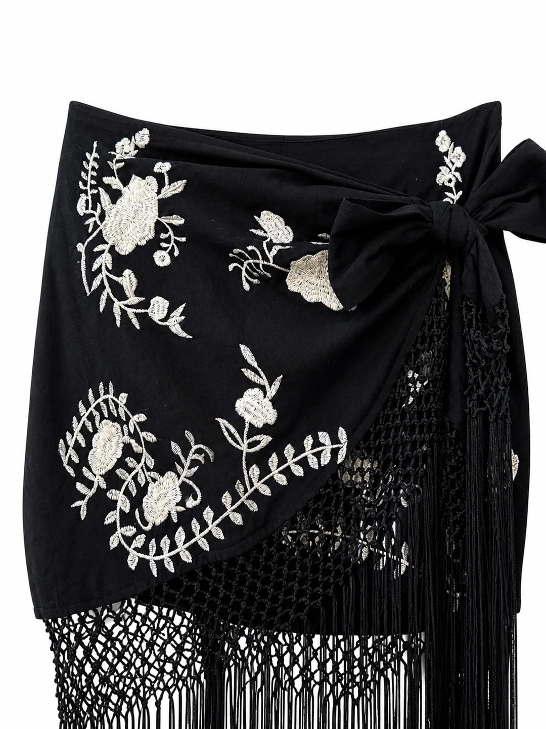 Falda Pareo con Flecos y Bordado Floral
