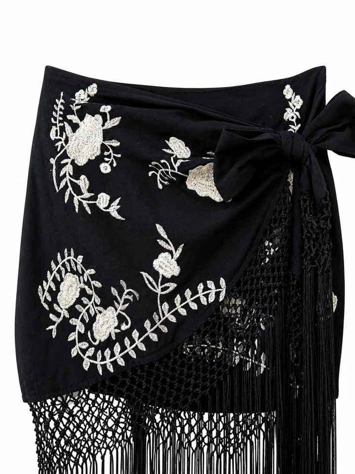 Falda Pareo con Flecos y Bordado Floral