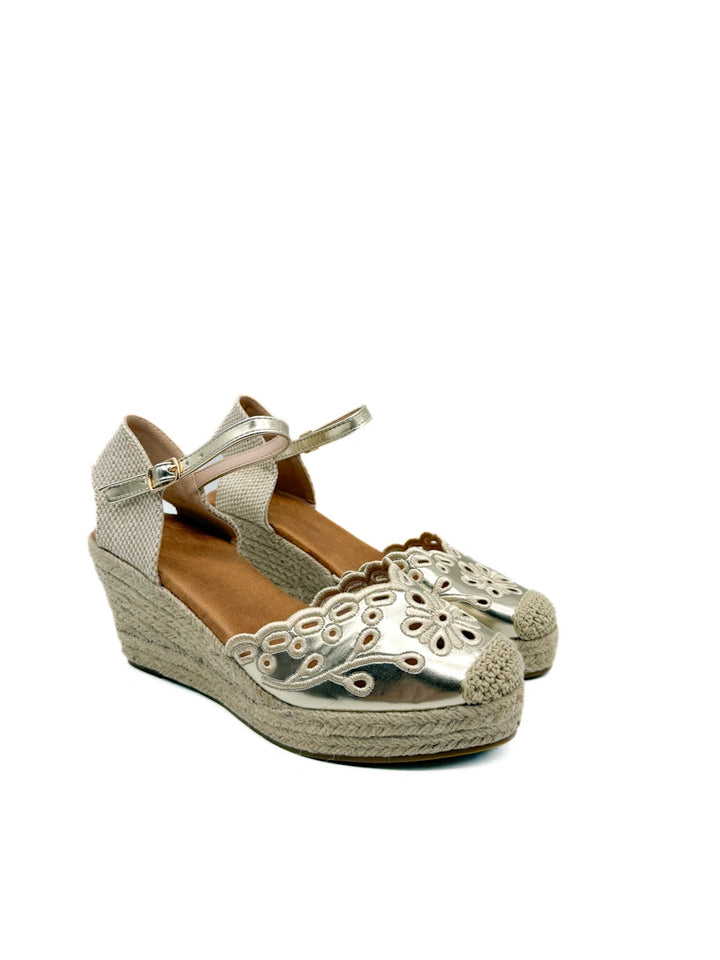 Alpargatas de Cuña con Calado Floral y Plataforma de Yute