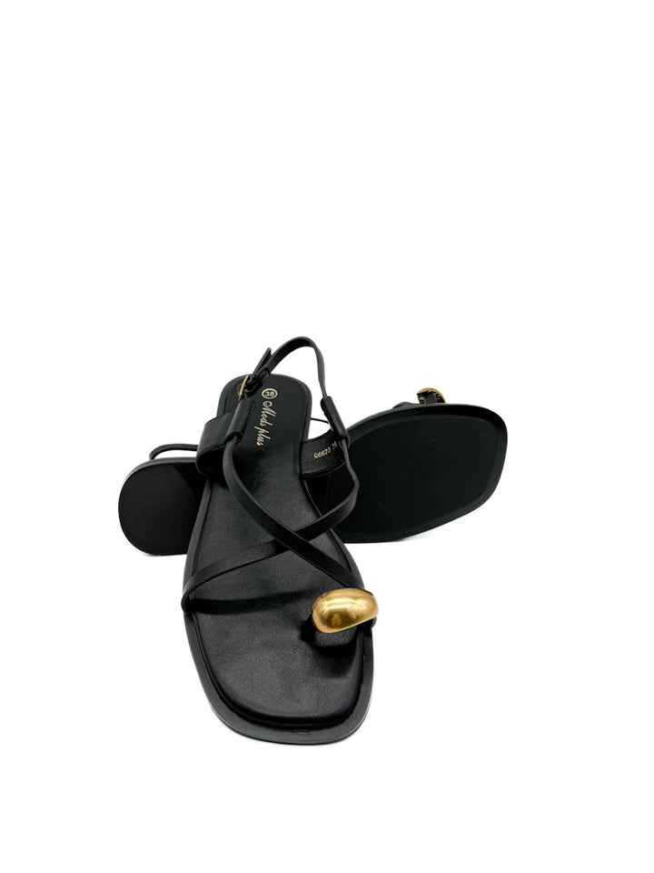 Sandalias Planas con Tira de Dedo y Adorno Dorado Escultural