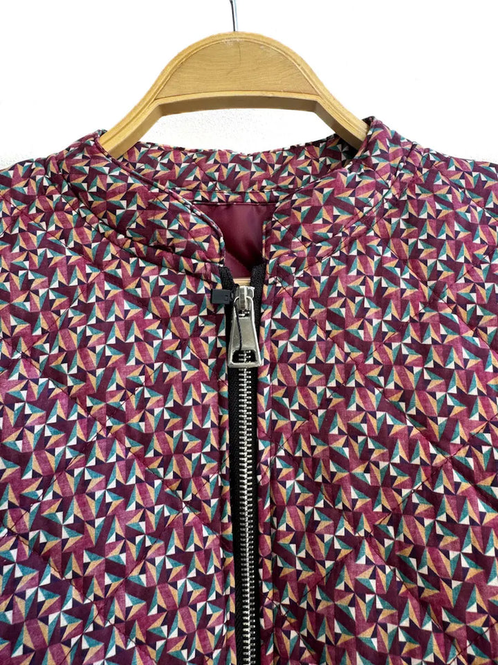 Chaqueta acolchada corta con estampado geométrico