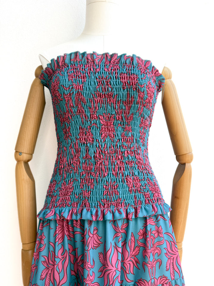 Vestido Floral con Nido de Abeja – Estilo Fresco y Versátil