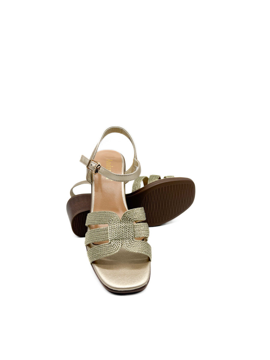 Sandalias de Tacón Medio con Diseño Entrelazado Elegante